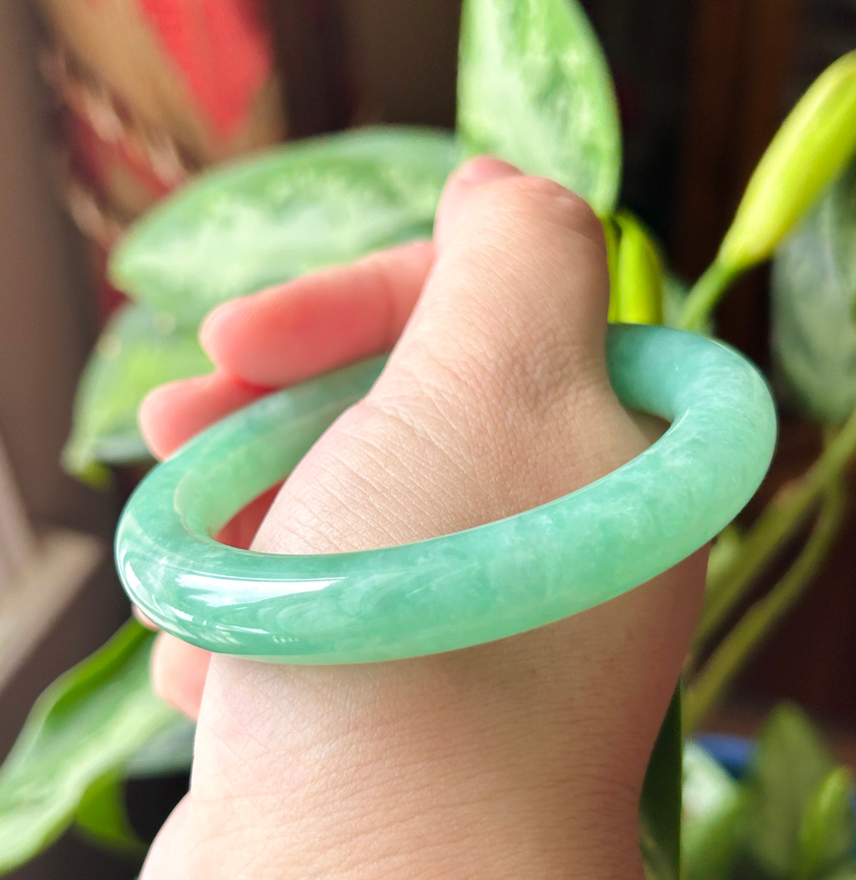Natural Burmese Jadeite Bangle, Type A Jade, Vibrant Apple Green, Excellent Translucency, Fine Glutinous Texture 55mm