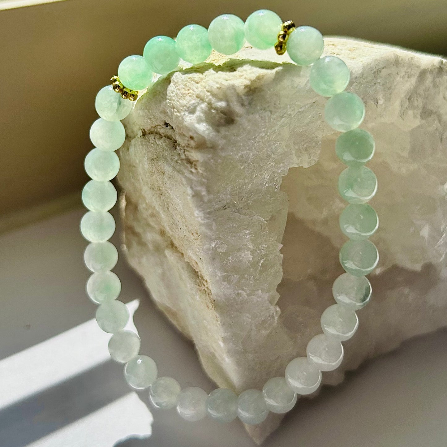 100% Untreated Genuine Type A Burmese Icy Green Jadeite Bracelet, Gradient Color Icy Green Jadeite Bracelet, 6mm, Handmade in Canada|天然缅甸冰透渐变绿翡翠圆珠四叶草手串