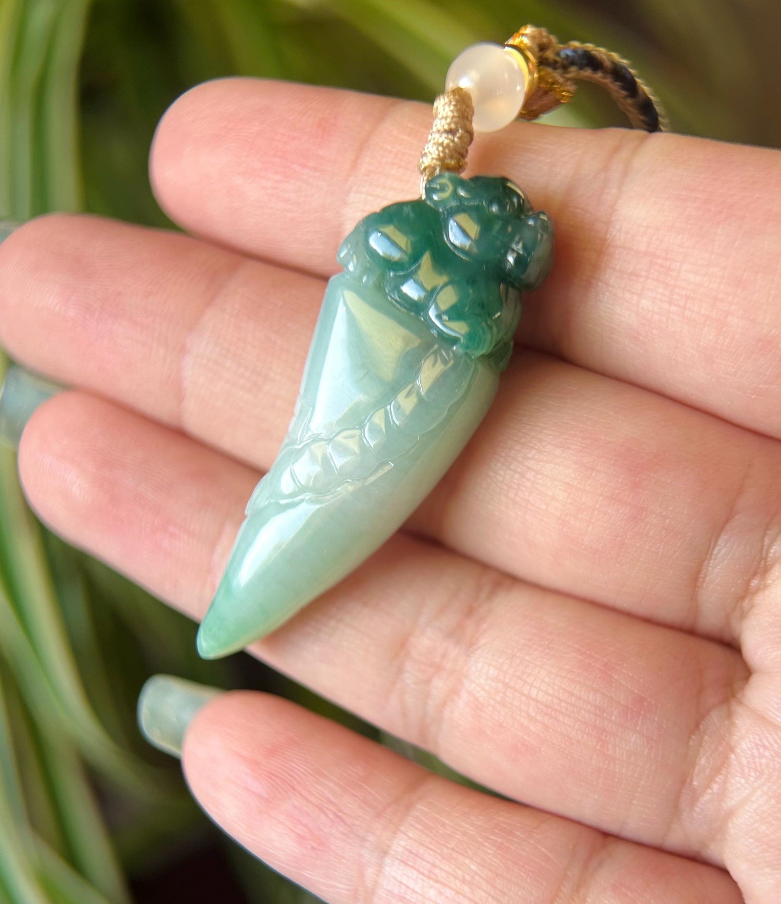 Jadeite Lion’s Fang Pendant Jewelry Handwoven Adjustable Necklace Natural Burmese Type A Translucent Icy Green Jade