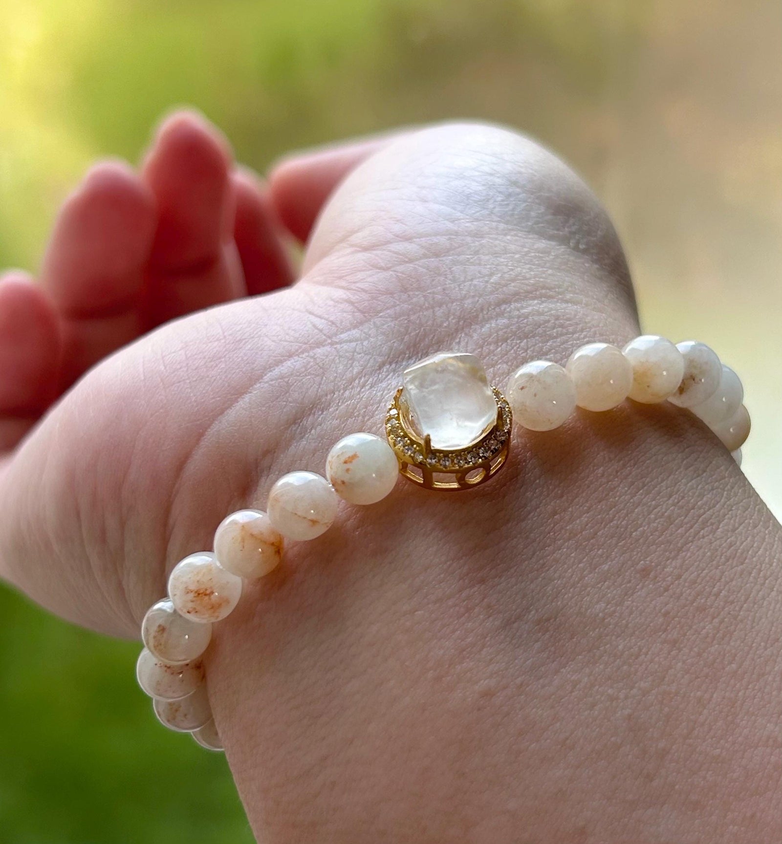 Natural Jadeite Beaded Bracelet – Burmese Type A Icy Red Floral with Highly Translucent Focal Icy White Jade, 6.4mm