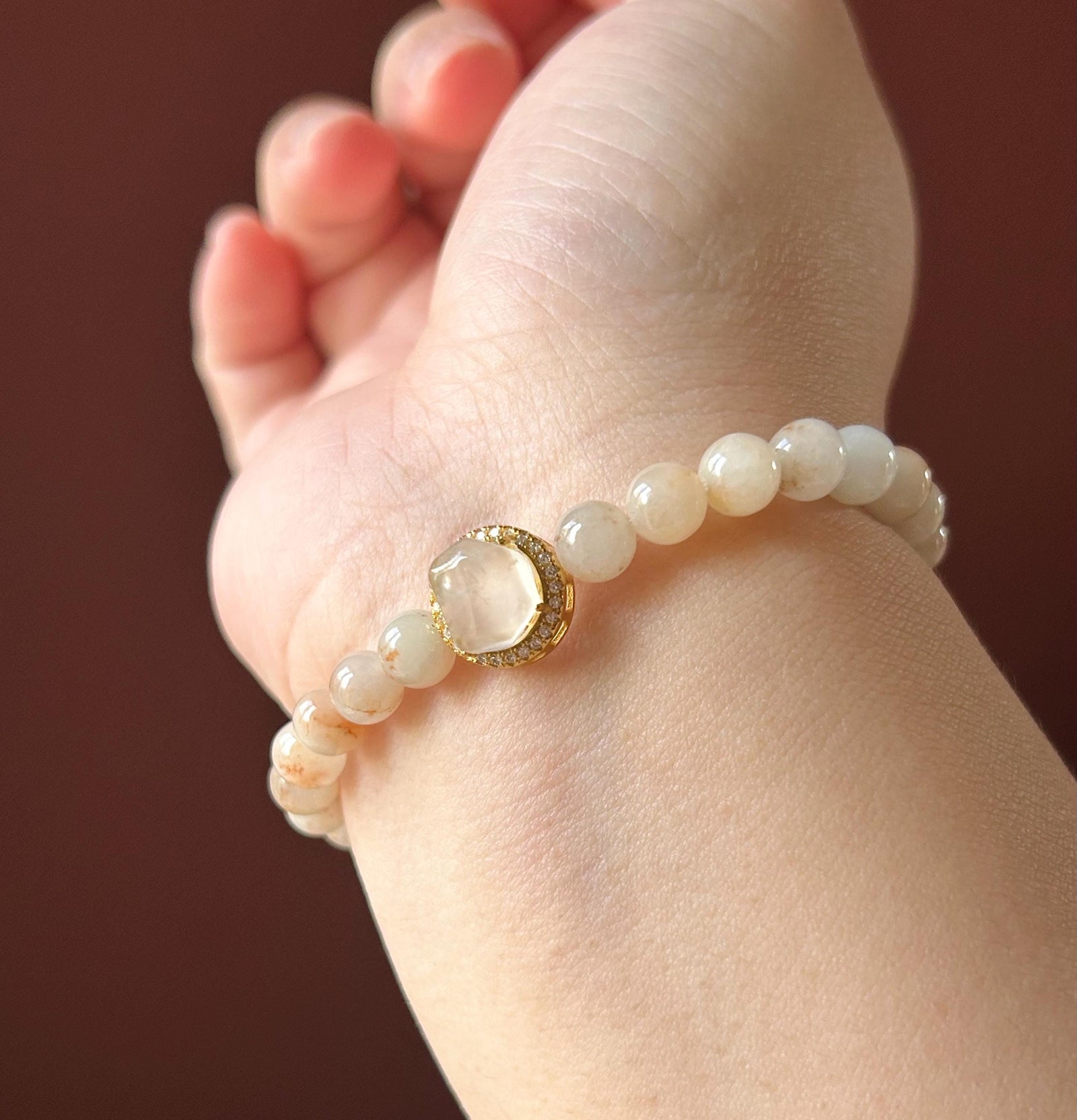 Natural Jadeite Beaded Bracelet – Burmese Type A Icy Red Floral with Highly Translucent Focal Icy White Jade, 6.4mm