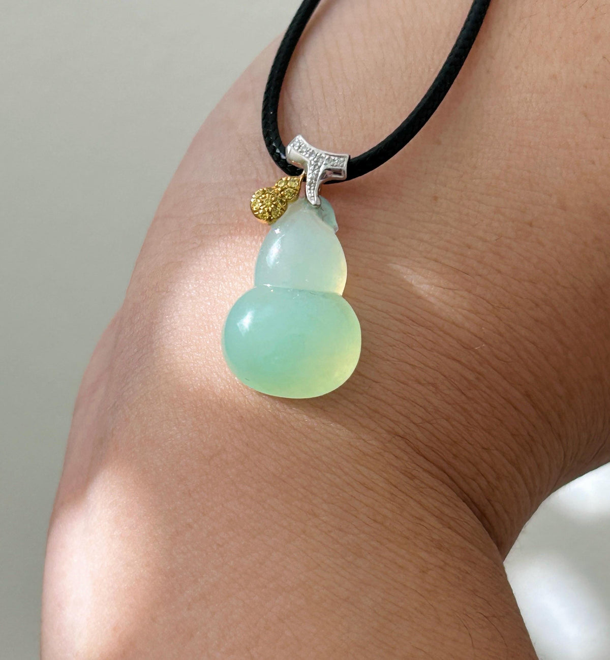 Certified Natural Jadeite Gourd Pendant High-End Burmese Type A Highly Translucent Icy Sweet Apple Green Jade Hulu, 18k Solid Gold, Diamonds
